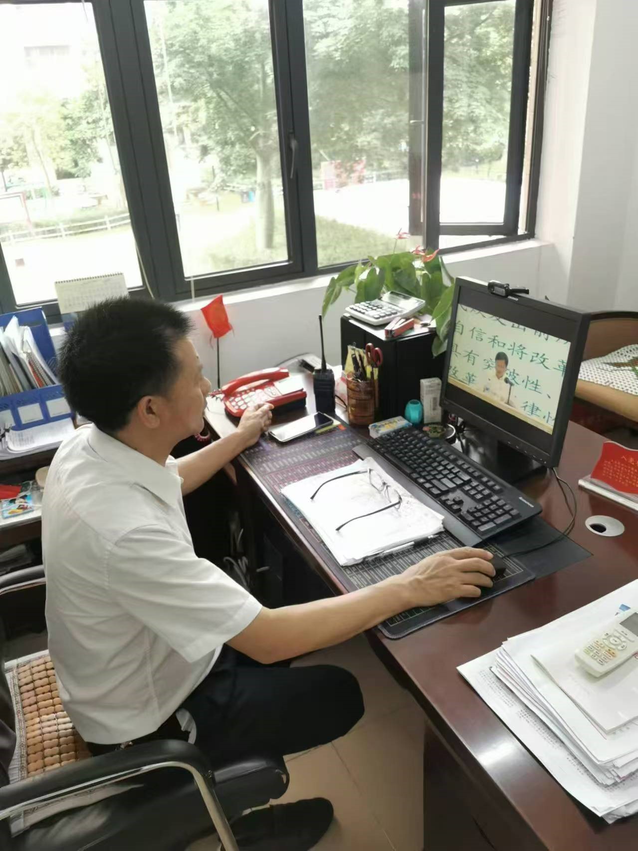 網(wǎng)絡直播.jpg